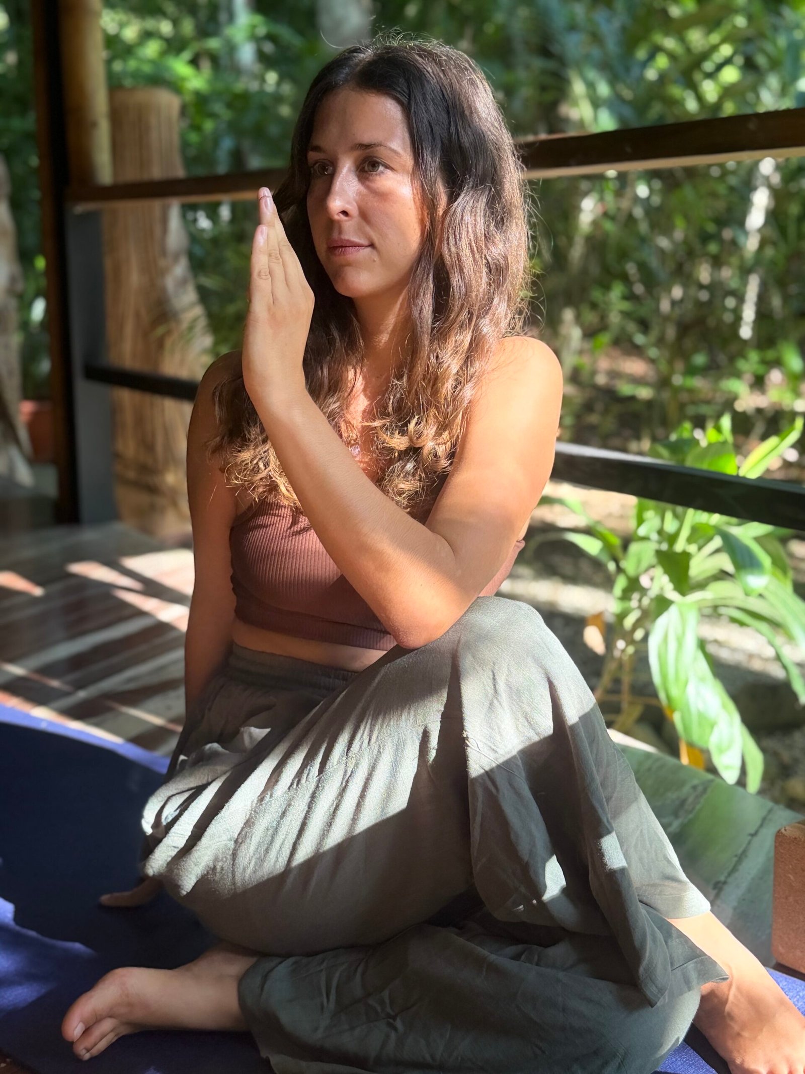 Up to the Roots of the Feminine barefoot 3591